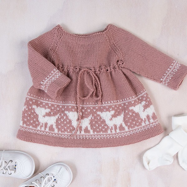 Strikkekjole Bambi - garnpakke i Bluum Pure Eco Baby Wool