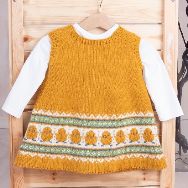 Strikketunika Kyllinger med strømper - garnpakke i Bluum Soft Merino Ull