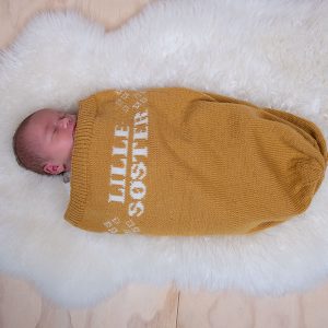 Strikk Kosepose Lillesøster - garnpakke i Bluum Pure Eco Baby Wool