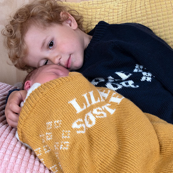 Strikk Kosepose Lillesøster - garnpakke i Bluum Pure Eco Baby Wool