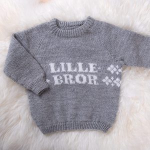 Strikkegenser Lillebror - garnpakke i Bluum Pure Eco Baby Wool