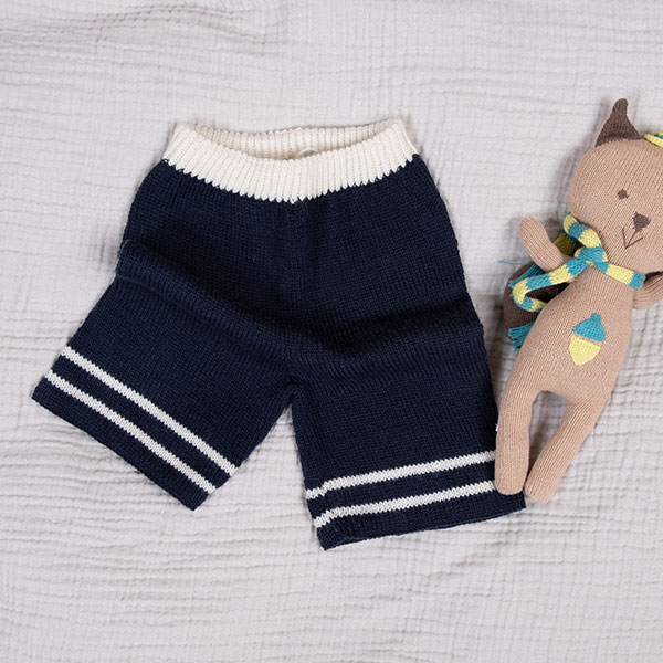 Strikkesett Matros med t-skjorte og shorts - garnpakke i Bluum Pure Eco Baby Wool