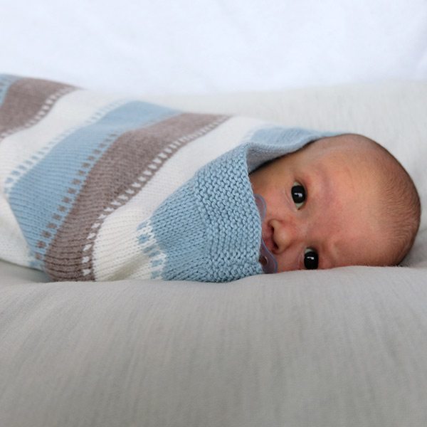 Strikk Kosepose striper blå - garnpakke i Bluum Pure Eco Baby Wool