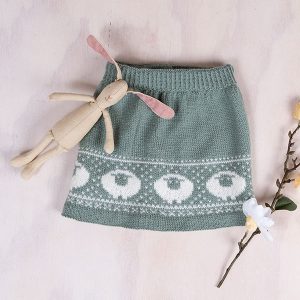 Strikkesett Billebæ genser og skjørt - garnpakke i Bluum Pure Eco Baby Wool