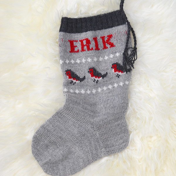 Strikk Nisselue og Julestrømpe Dompap - garnpakke i Bluum Pure Eco Baby Wool