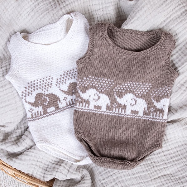 Strikkebodyer-Elefantene-bader-1-1.jpeg Strikkebodyer Elefantene bader 2 stk - garnpakke i Bluum Soft Merino Ull