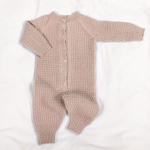 Strikkedress Hugo - garnpakke i Bluum Soft Merino Ull