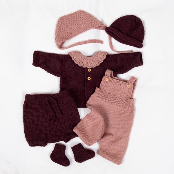 Strikkesett-Babypakke-Rille-1-1-1-1.jpeg Strikkesett Babypakke Rille - garnpakke i Bluum Pure Eco Baby Wool