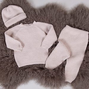 Strikkesett Hugo m/genser, bukse og lue - garnpakke i Bluum Soft Merino Ull