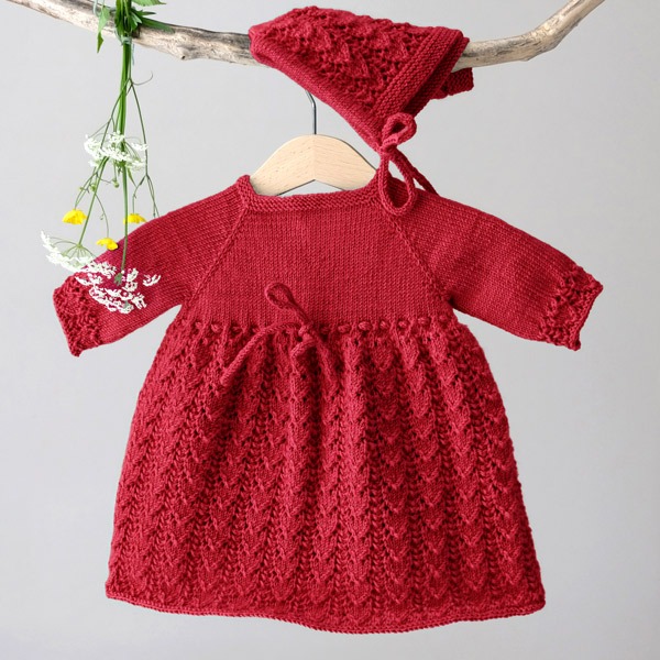 Strikk Babykjole Hjerteløv m/body og lue - garnpakke i Bluum Soft Merino Ull