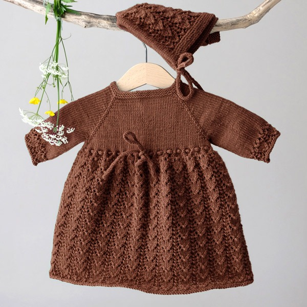 Strikk Babykjole Hjerteløv m/body og lue - garnpakke i Bluum Soft Merino Ull