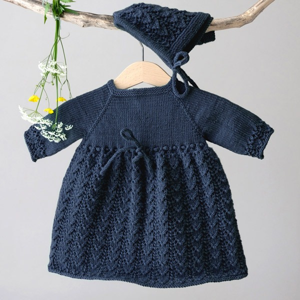 Strikk Babykjole Hjerteløv m/body og lue - garnpakke i Bluum Soft Merino Ull