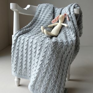 Strikk Babyteppe Hjerteløv - garnpakke i Bluum Soft Merino Ull