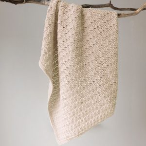 Strikk Babyteppe Hjerteløv - garnpakke i Bluum Soft Merino Ull
