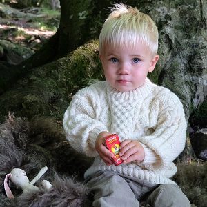 Strikkegenser Aran til barn - garnpakke i Bluum Pure Eco Baby Wool