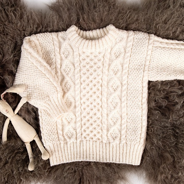 Strikkegenser Aran til barn - garnpakke i Bluum Pure Eco Baby Wool