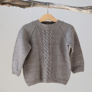 Strikkegenser Flette m/lue - garnpakke i Bluum Pure Eco Baby Wool