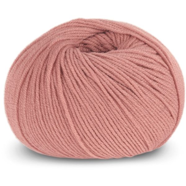 Strikkejakke-Madicken-garnpa-Strikk-4-6-r-Dus-ro.jpeg Strikkejakke Madicken - garnpakke i Bluum Soft Merino Ull Strikk 4-6 år Dus rose