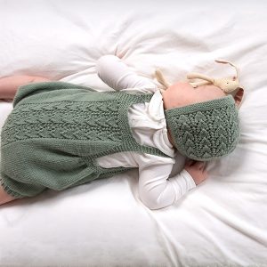 Strikkeromper Hjerteløv m/seler og lue - garnpakke i Bluum Soft Merino Ull