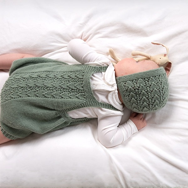 Strikkeromper Hjerteløv m/seler og lue - garnpakke i Bluum Soft Merino Ull