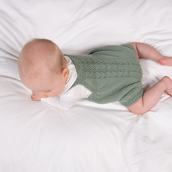 Strikkeromper Hjerteløv m/seler og lue - garnpakke i Bluum Soft Merino Ull