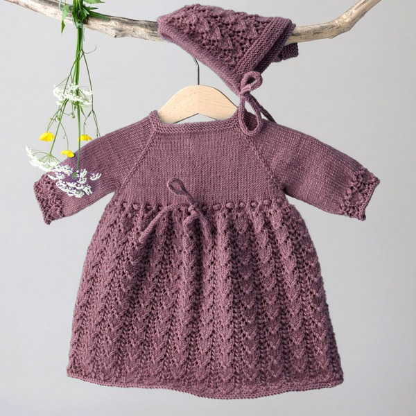 Strikk Babykjole Hjerteløv m/body og lue - garnpakke i Bluum Soft Merino Ull