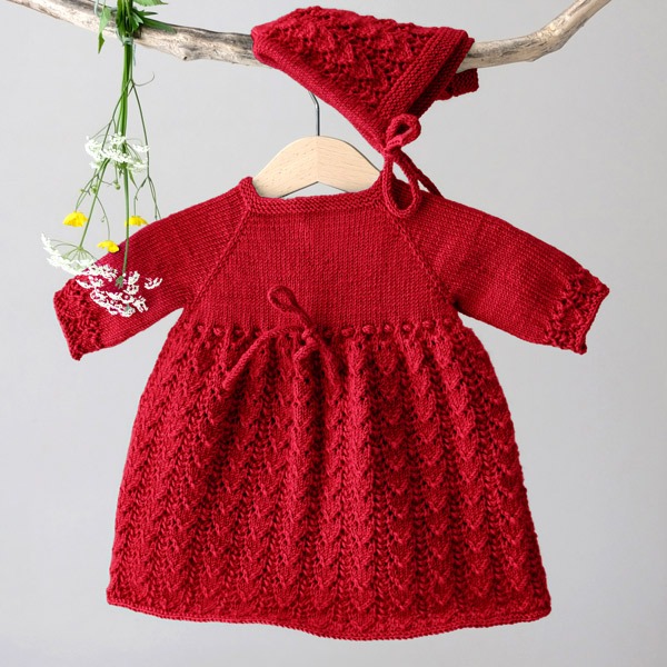 Strikk Babykjole Hjerteløv m/body og lue - garnpakke i Bluum Soft Merino Ull