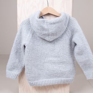 Strikk hettegenser Vårbris - garnpakke i Bluum Fluffy Alpaca