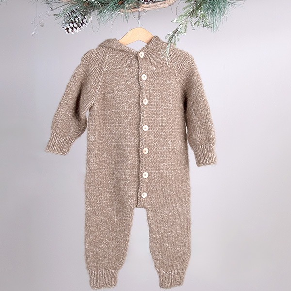 Strikkedress med hette - garnpakke i Bluum Fluffy Alpaca