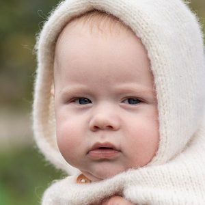 Strikkedress med hette - garnpakke i Bluum Fluffy Alpaca