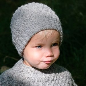 Strikkegenser Hompetitten m/lue - garnpakke i Bluum Pure Eco Baby Wool