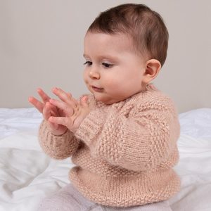 Strikkegenser Lille Spire - garnpakke i Bluum Fluffy Alpaca