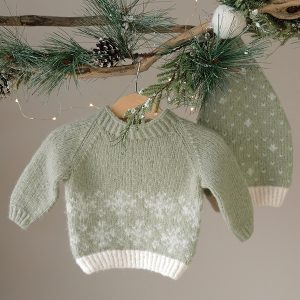 Strikkegenser Snø m/lang lue - garnpakke i Bluum Fluffy Alpaca
