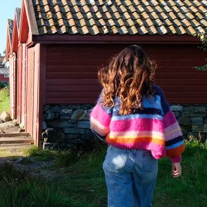 Strikkejakke Alex til dame - garnpakke fra Bluum i Fnugg