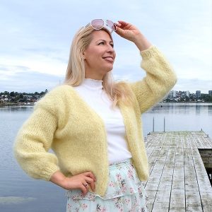 Strikkejakke Julia til dame - garnpakke fra Bluum i Fnugg