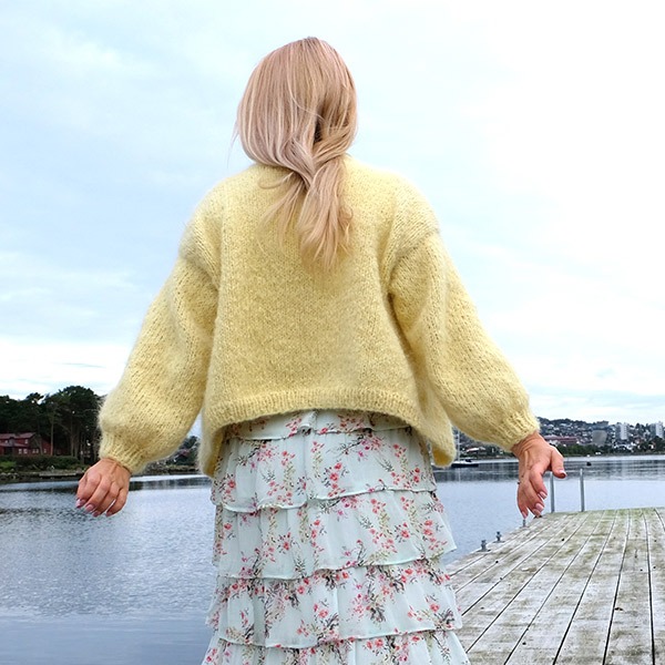Strikkejakke Julia til dame - garnpakke fra Bluum i Fnugg
