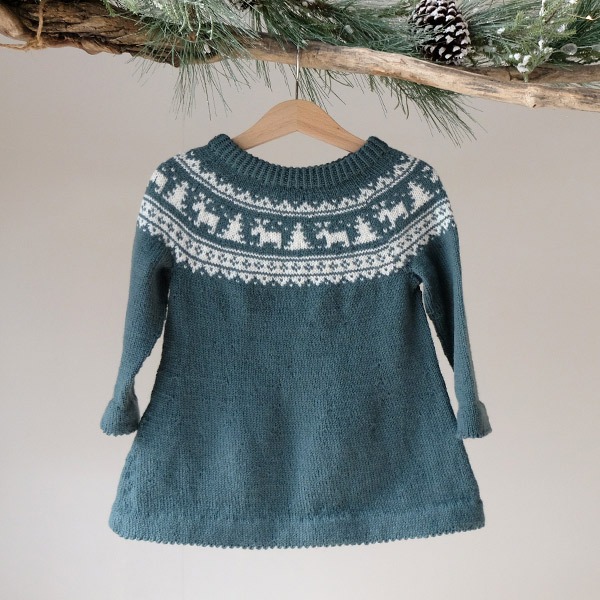 Strikkekjole-Vinternatt-garn-1.jpeg Strikkekjole Vinternatt - garnpakke i Bluum Pure Eco Baby Wool
