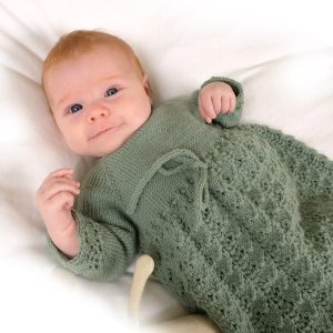 Strikk Babykjole Hjerteløv m/body og lue - garnpakke i Bluum Soft Merino Ull