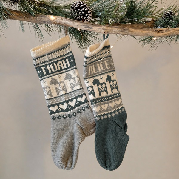 Strikk Julestrømper Dalahest og valgfrie navn - garnpakke i Bluum Pure Eco Baby Wool