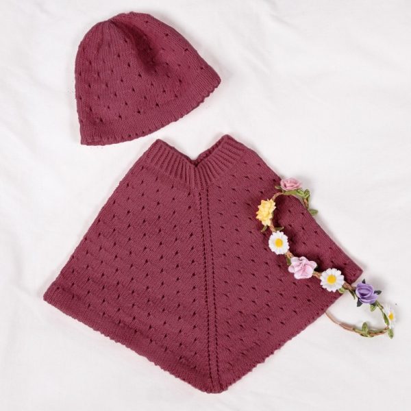 Strikk Poncho med lue i hullmønster - garnpakke i Bluum Soft Merino Ull