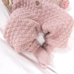 Strikkedress Hompetitten - garnpakke i Bluum Pure Eco Baby Wool