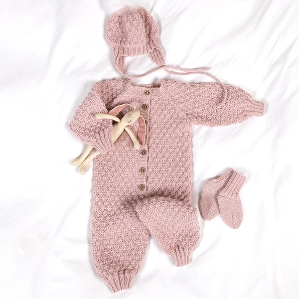 Strikkedress Hompetitten - garnpakke i Bluum Pure Eco Baby Wool