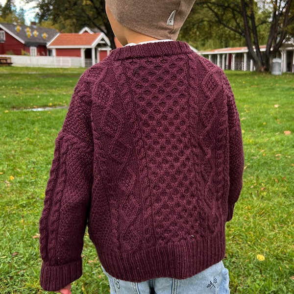 Strikkegenser Aran til barn - garnpakke i Bluum Pure Eco Baby Wool