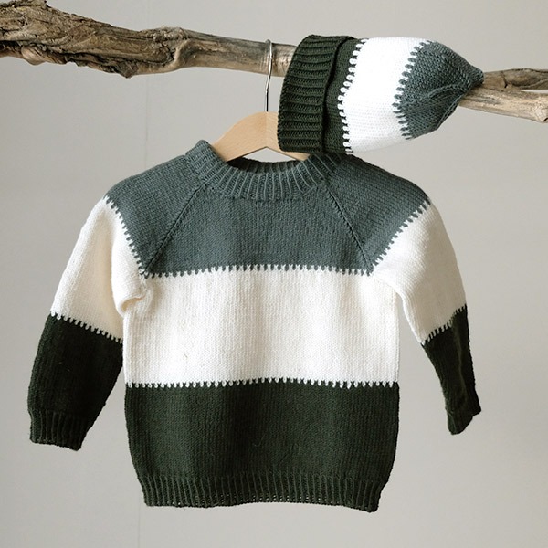 Strikkegenser-Ask-med-lue-ga-1.jpeg Strikkegenser Ask med lue - garnpakke i Bluum Soft Merino Ull