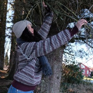Strikkegenser Lerke til dame Koksgrå - garnpakke i Bluum Pure Eco Baby Wool