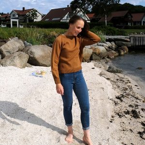 Strikkegenser Ultimate til dame Gråmelert - garnpakke i Bluum Soft Merino Ull