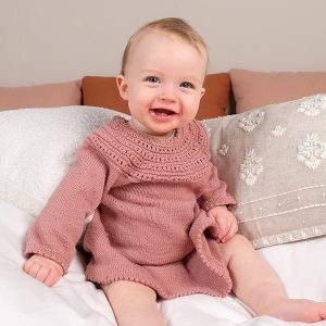 Strikkekjole Astrid - garnpakke i Bluum Soft Merino Ull