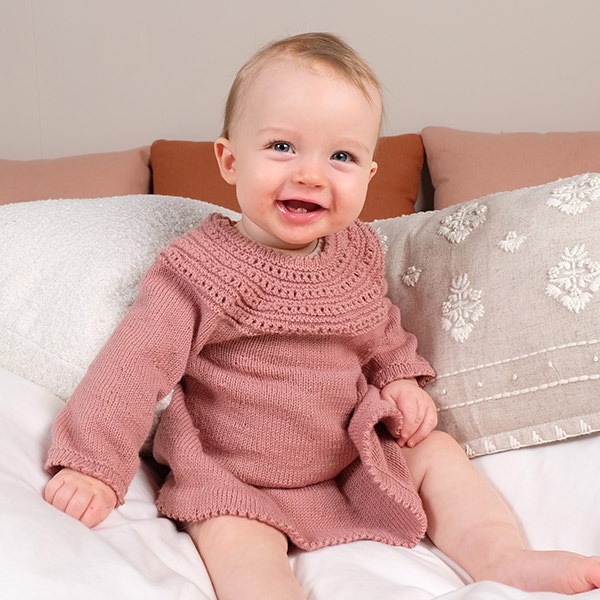 Strikkekjole Astrid - garnpakke i Bluum Soft Merino Ull