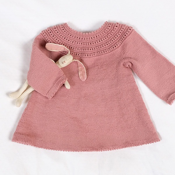 Strikkekjole Astrid - garnpakke i Bluum Soft Merino Ull