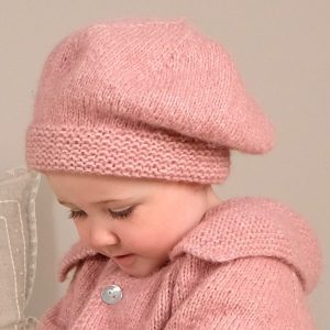Strikkekåpe Ellinor m/lue - garnpakke i Bluum Fluffy Alpaca